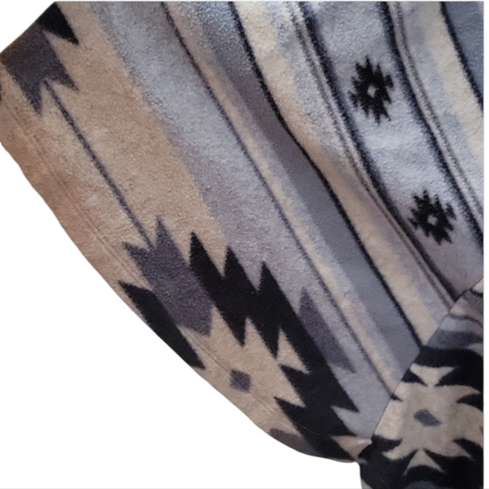 Cuddl Duds Oversize Aztec Pattern Hooded Sweater - Picture 3 of 5